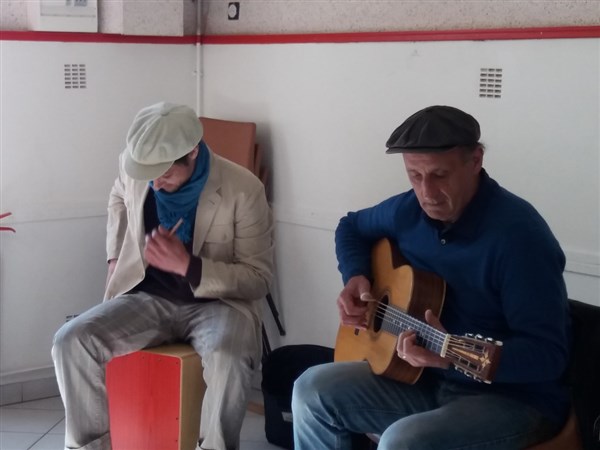 accompagnement musical par la famille Dautant